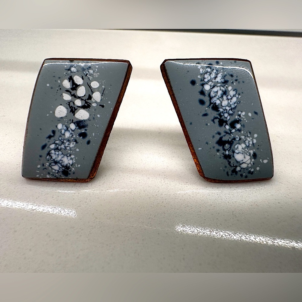 Vintage Midcentury Screw Back Enamel Earrings
